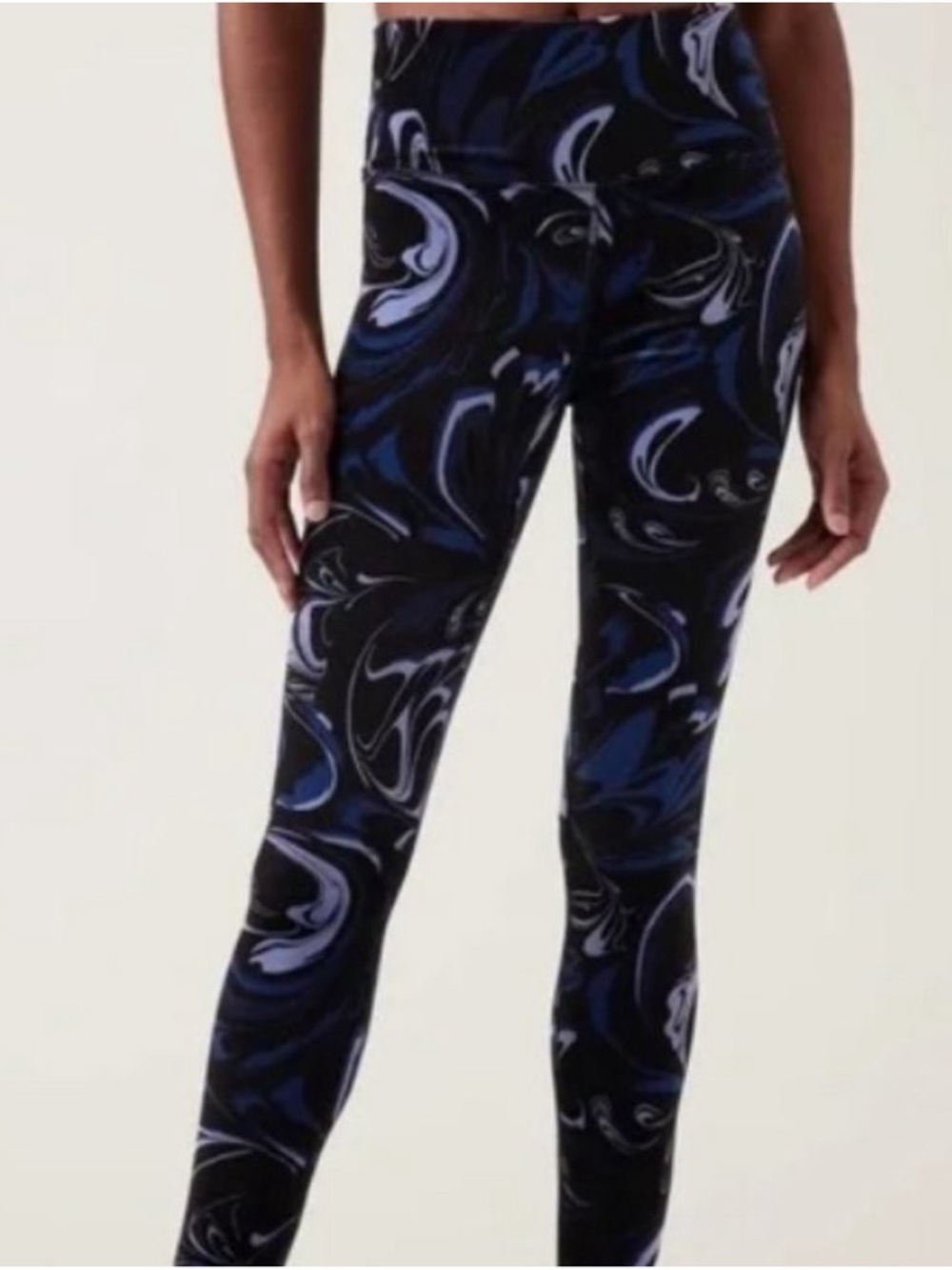Athleta Elation Velvet Navy Swirl
Leggings Size L